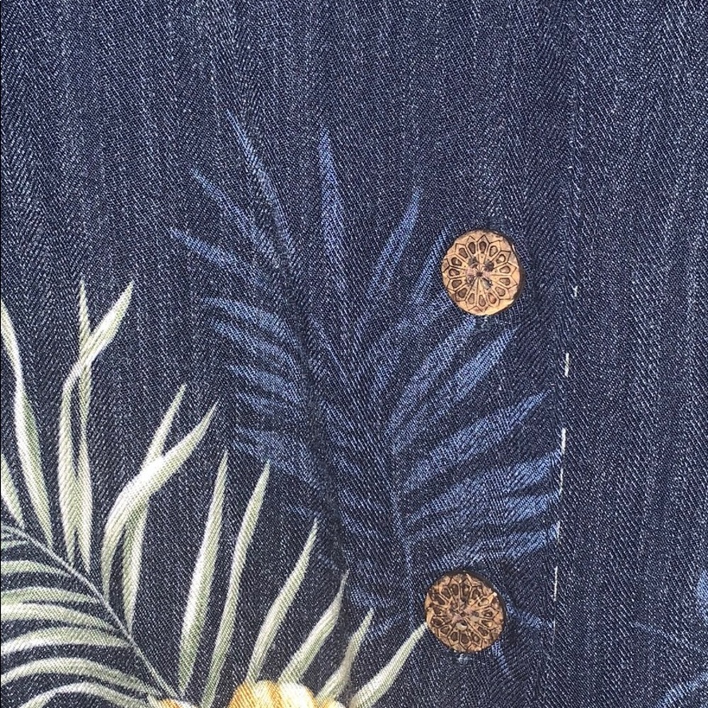 button up - Picture 2 of 5
